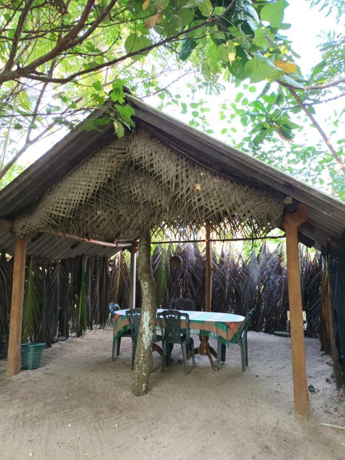 By The C' Cabanas Hikkaduwa Exterior photo